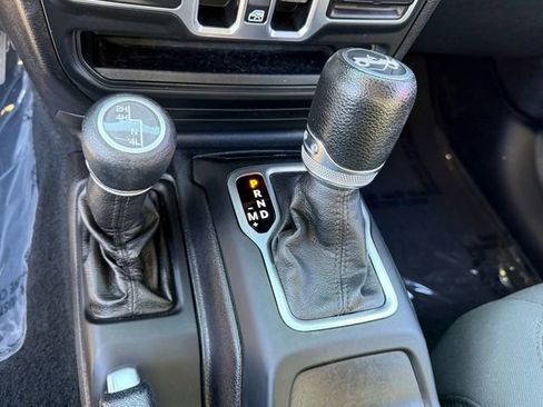 Used 2018 Jeep Wrangler Unlimited Sport S image 27