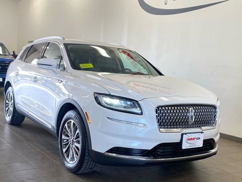 Certified 2023 Lincoln Nautilus AWD w/ Premium Package image 2