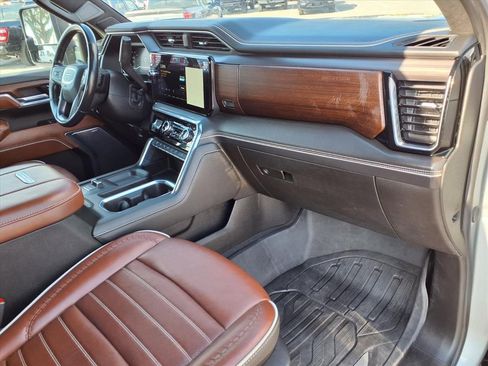 Used 2024 GMC Sierra 2500 Denali Ultimate image 12
