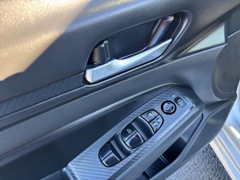 Used 2024 Nissan Altima 2.5 SV image 16