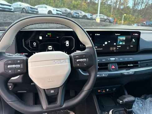 New 2025 Kia K4 GT-Line w/ GT-Line Sunroof Package image 40