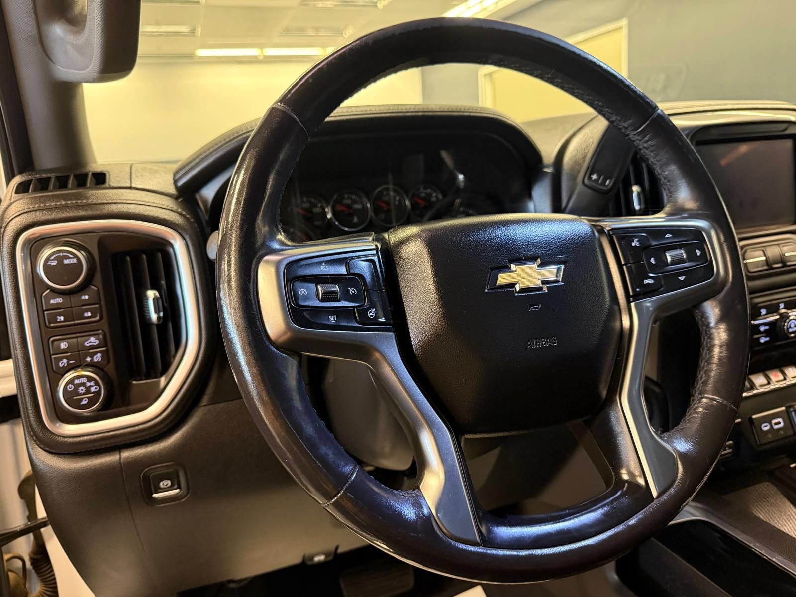 Used 2020 Chevrolet Silverado 1500 LTZ w/ LTZ Plus Package AWD/4WD image 10