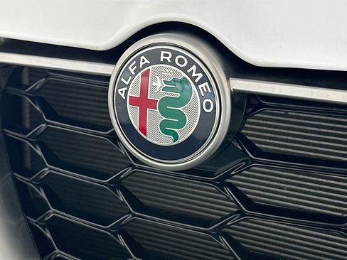 Used 2024 Alfa Romeo Tonale Ti AWD/4WD image 36