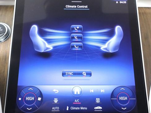 Used 2022 Mercedes-Benz C 300 Sedan image 16