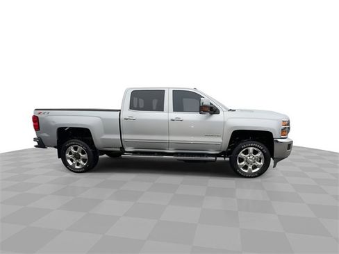 Used 2019 Chevrolet Silverado 2500 LTZ w/ Duramax Plus Package image 9