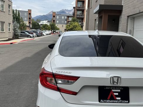 Used 2020 Honda Accord LX image 4