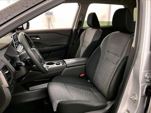 Used 2023 Nissan Rogue SV image 24