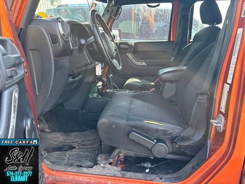 Used 2011 Jeep Wrangler Unlimited Sport w/ Connectivity Group AWD/4WD image 11