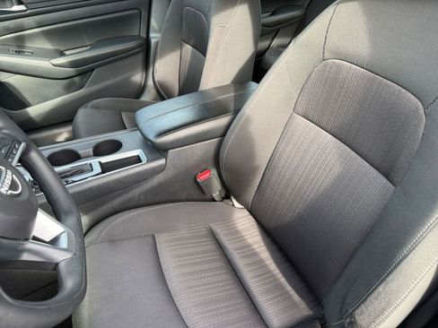 Used 2025 Nissan Altima 2.5 SV FWD image 36