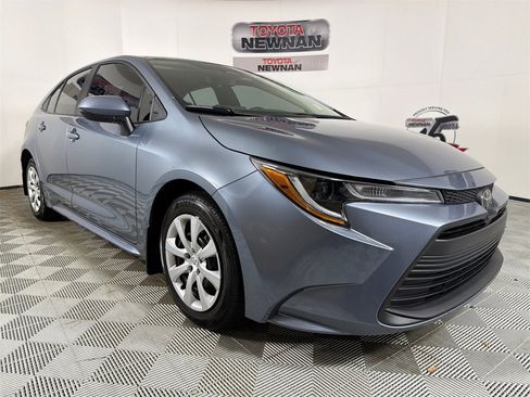 Used 2025 Toyota Corolla LE image 1