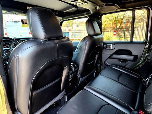 Used 2022 Jeep Wrangler Unlimited Sahara w/ Cold Weather Group image 17