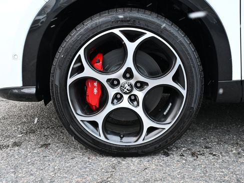 Used 2024 Alfa Romeo Tonale Veloce w/ Active Assist Package image 44