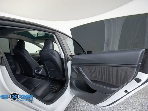 Used 2023 Tesla Model 3 Standard Range RWD image 32