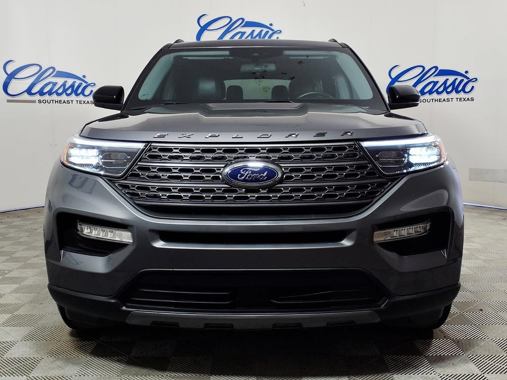 Used 2023 Ford Explorer XLT w/ Equipment Group 202A AWD/4WD image 3