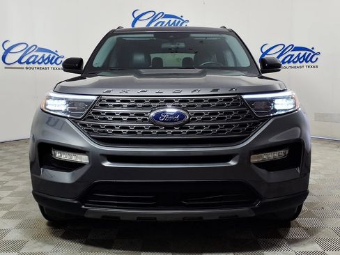 Used 2023 Ford Explorer XLT w/ Equipment Group 202A AWD/4WD image 3