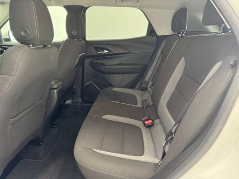 Used 2023 Chevrolet TrailBlazer LT FWD image 21
