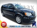 Used 2016 Chrysler Town & Country Touring image 1