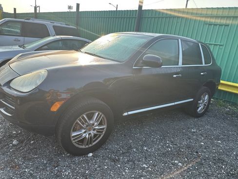 Used 2005 Porsche Cayenne S image 1