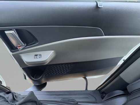 New 2026 Kia Carnival EX FWD image 15