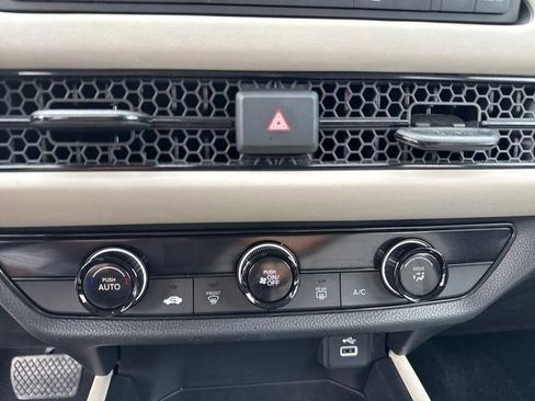 Used 2023 Honda HR-V LX image 12