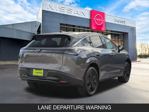 New 2025 Nissan Murano SV image 8