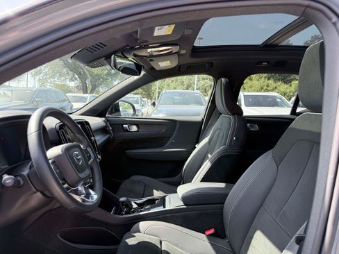Certified 2023 Volvo XC40 Recharge Plus AWD/4WD image 10