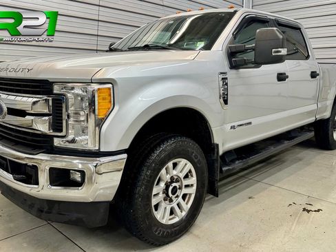 Used 2017 Ford F250 XLT w/ XLT Value Package AWD/4WD image 1