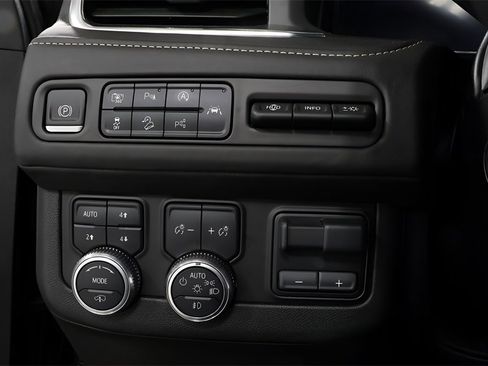 Used 2024 GMC Yukon XL Denali Ultimate image 19