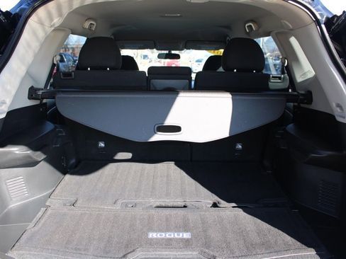 Used 2015 Nissan Rogue S image 10