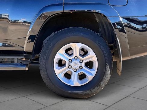 Used 2014 Toyota 4Runner SR5 image 10