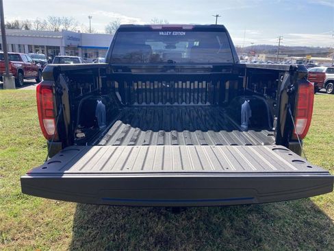 New 2026 GMC Sierra 1500 Elevation image 11