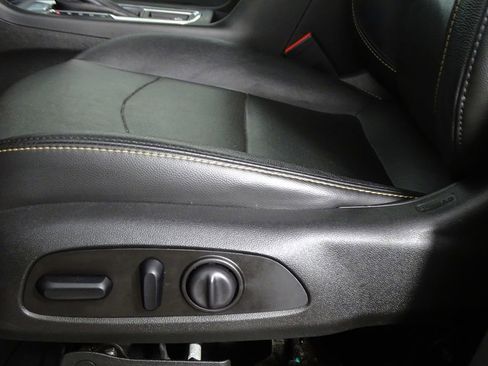 Used 2020 Chevrolet Equinox Premier image 22