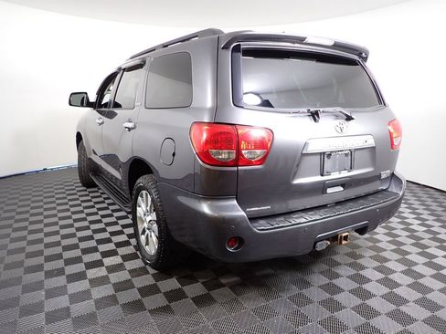 Used 2017 Toyota Sequoia Limited w/ Safety & Convenience Package AWD/4WD image 15