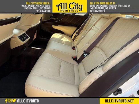 Used 2020 Lexus LS 500 w/ Interior Upgrade Package RWD image 19