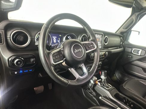 Used 2023 Jeep Wrangler Unlimited Sahara w/ Cold Weather Group AWD/4WD image 15