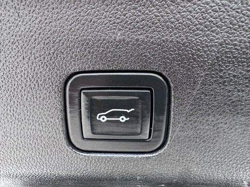 Used 2021 Chevrolet Suburban LT w/ Luxury Package image 45