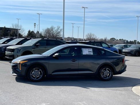 New 2026 Kia K4 LXS image 4