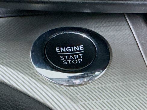 Used 2022 Ford Explorer XLT w/ Equipment Group 202A RWD image 31