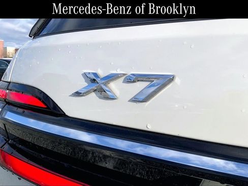 Used 2025 BMW X7 xDrive40i w/ Premium Package image 9