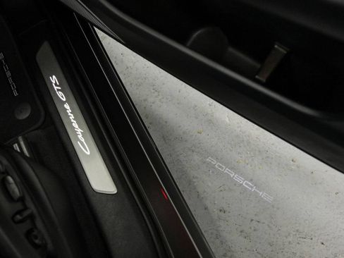 Used 2025 Porsche Cayenne GTS AWD/4WD image 32