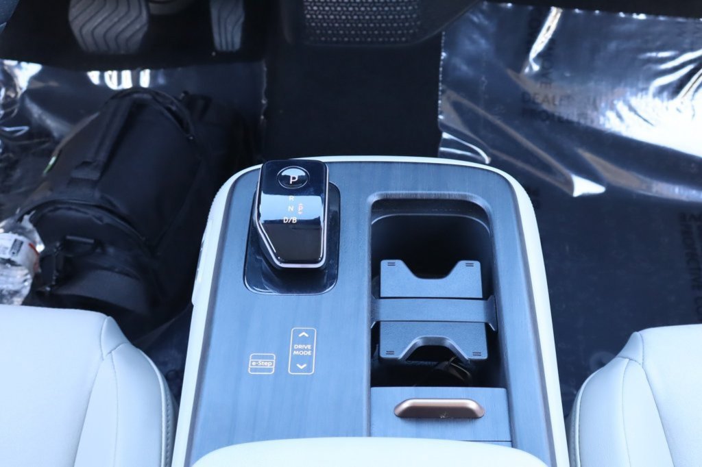 Used 2024 Nissan Ariya AWD image 31
