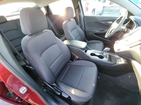 Used 2018 Chevrolet Malibu LT image 12