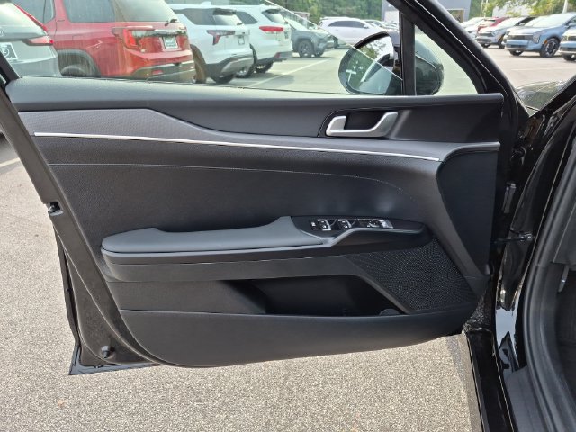 New 2027 Kia K5 LXS FWD image 10