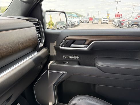 Used 2026 Chevrolet Silverado 1500 High Country AWD/4WD image 28