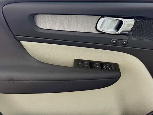 New 2026 Volvo XC40 B5 Plus w/ Protection Package Premier image 17