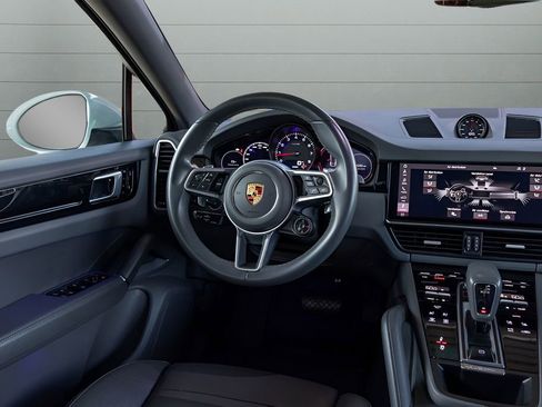 Used 2021 Porsche Cayenne Coupe w/ Premium Package AWD/4WD image 26