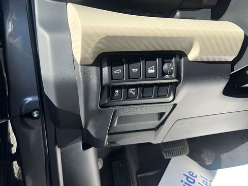 Used 2021 Subaru Ascent Premium w/ Convenience Package image 19