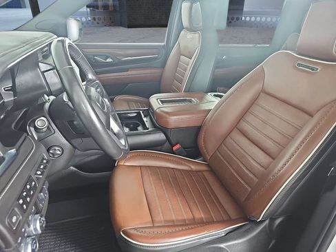 Used 2023 GMC Yukon XL Denali Ultimate AWD/4WD image 18