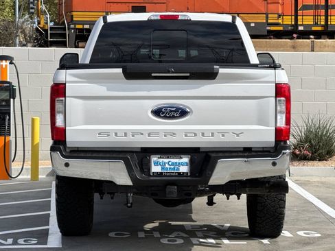 Used 2019 Ford F250 Lariat w/ Lariat Ultimate Package AWD/4WD image 8