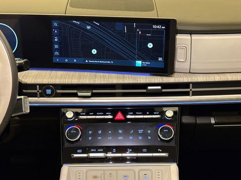 Used 2025 Hyundai Santa Fe Calligraphy FWD image 15